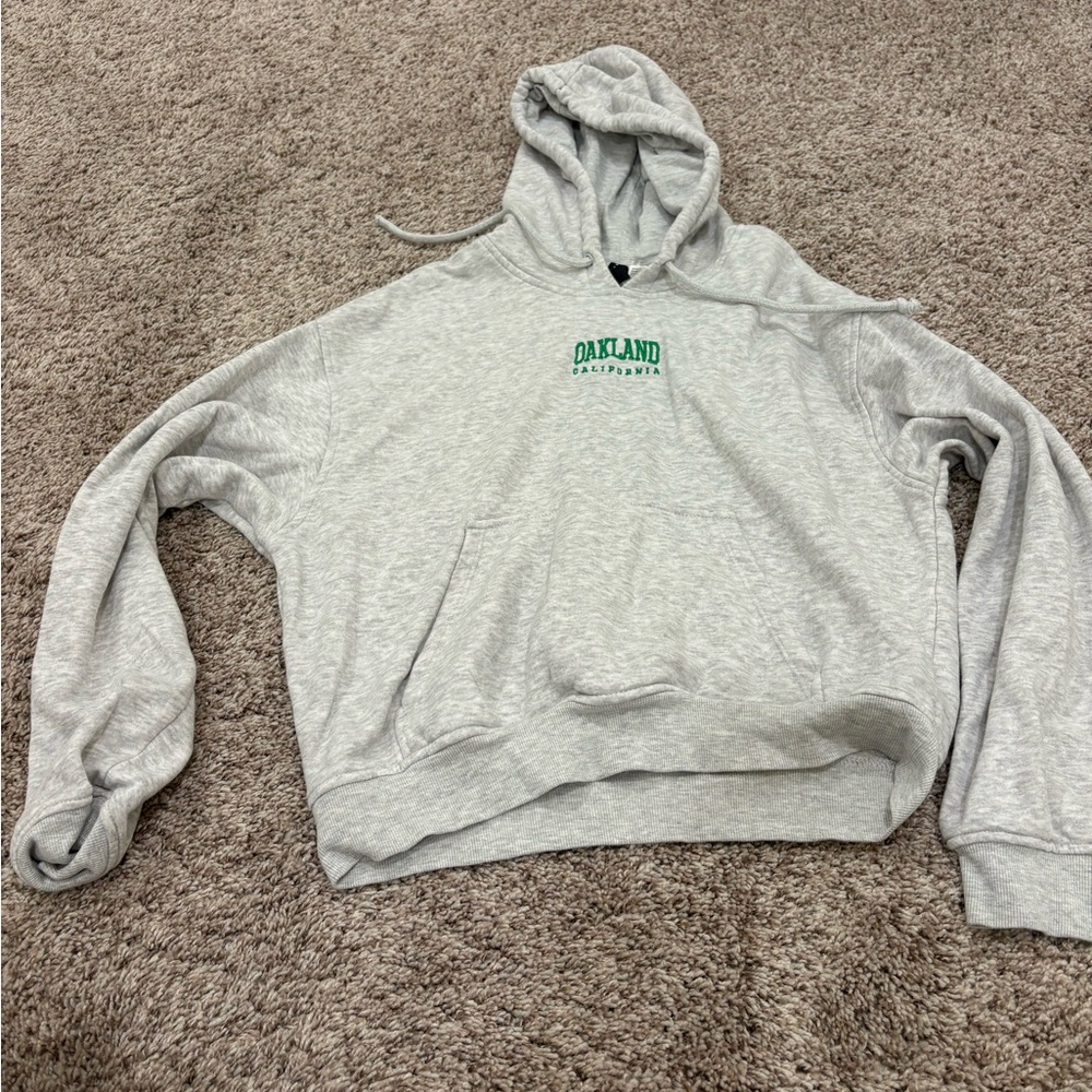 Woman’s Cropped Gray Oakland California Hoodie